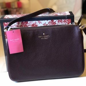 Crossbody Kate spade color chocolate cherry